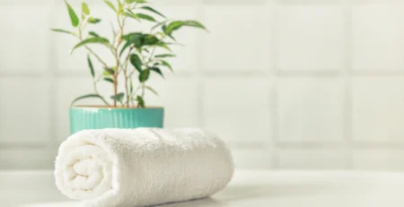 10 mẹo nhanh để sắp xếp và dọn dẹp phòng tắm