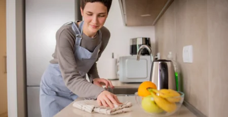 Làm thế nào để đổi mới và cải tạo mặt bàn bếp cũ?