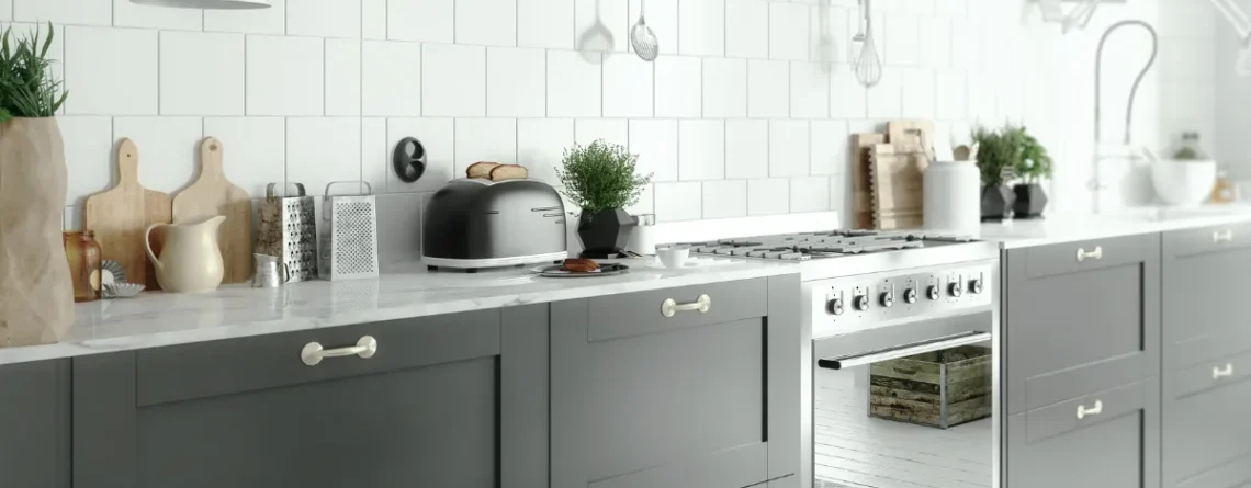 Sắp xếp đồ dùng nhà bếp