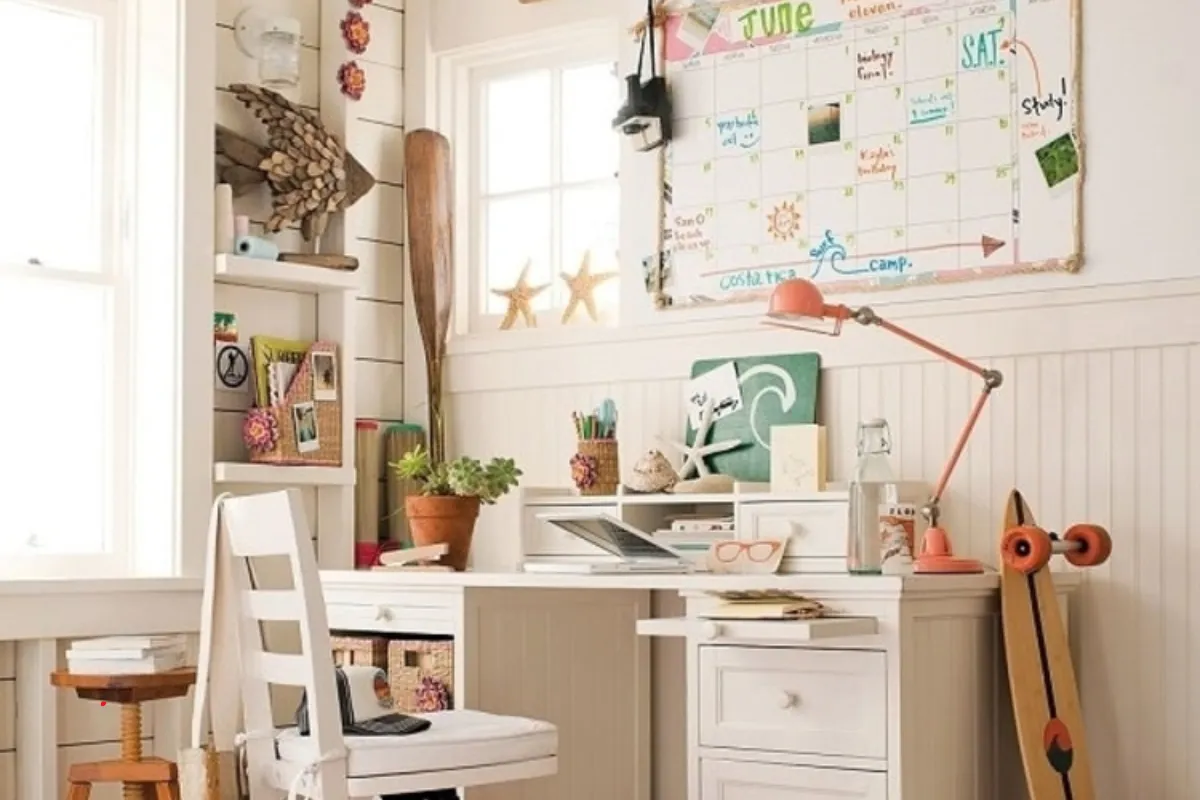 Sắp xếp bàn học để tối ưu hóa sự tập trung và hiệu quả.