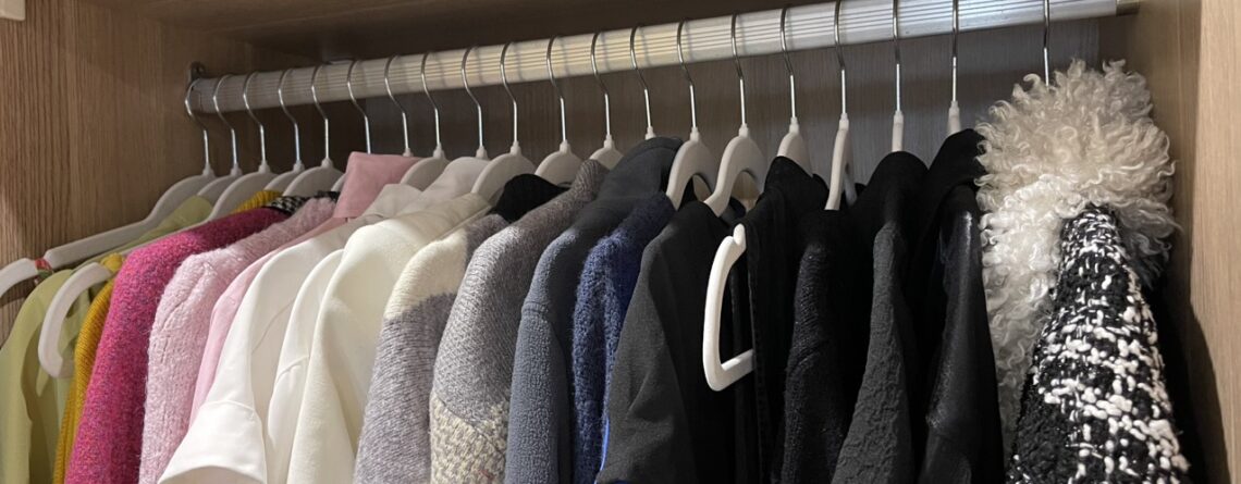 Cách vệ sinh tủ quần áo bị nấm mốc